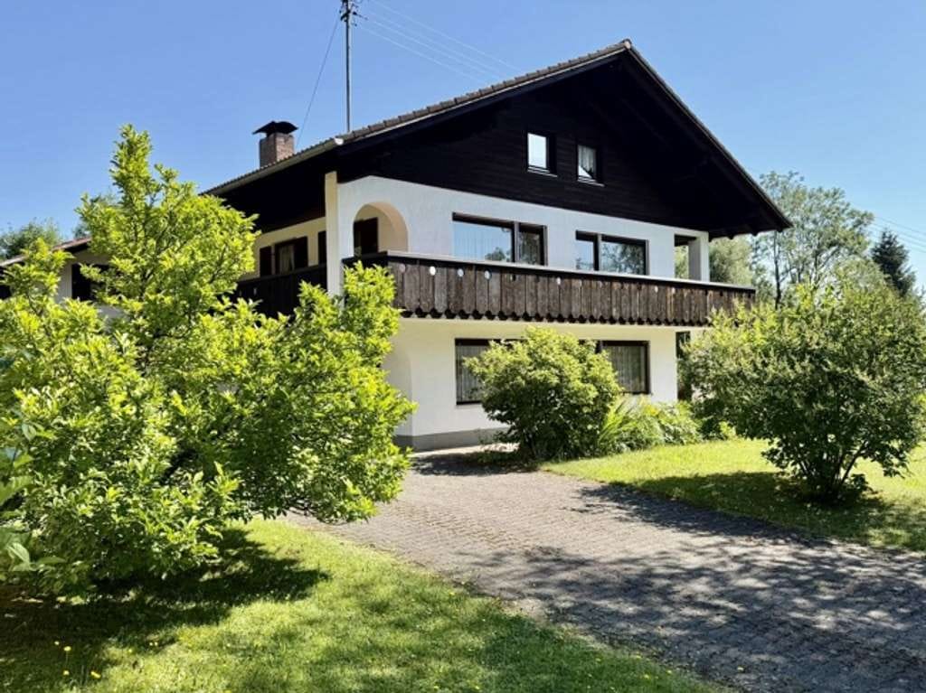 Immobilie in Schwaigen - Schwaigen/Grafenaschau: Mehrfamilienhaus plus weiterer Bauplatz in traumhafter Lage - Bild 2