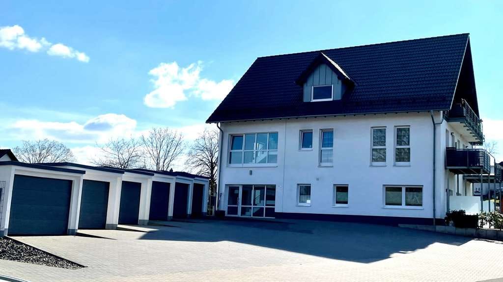 Immobilie in Drolshagen - Energieeffizientes, neuwertiges Mehrfamilienhaus in ruhiger, verkehrsgünstiger Lage - Bild 2