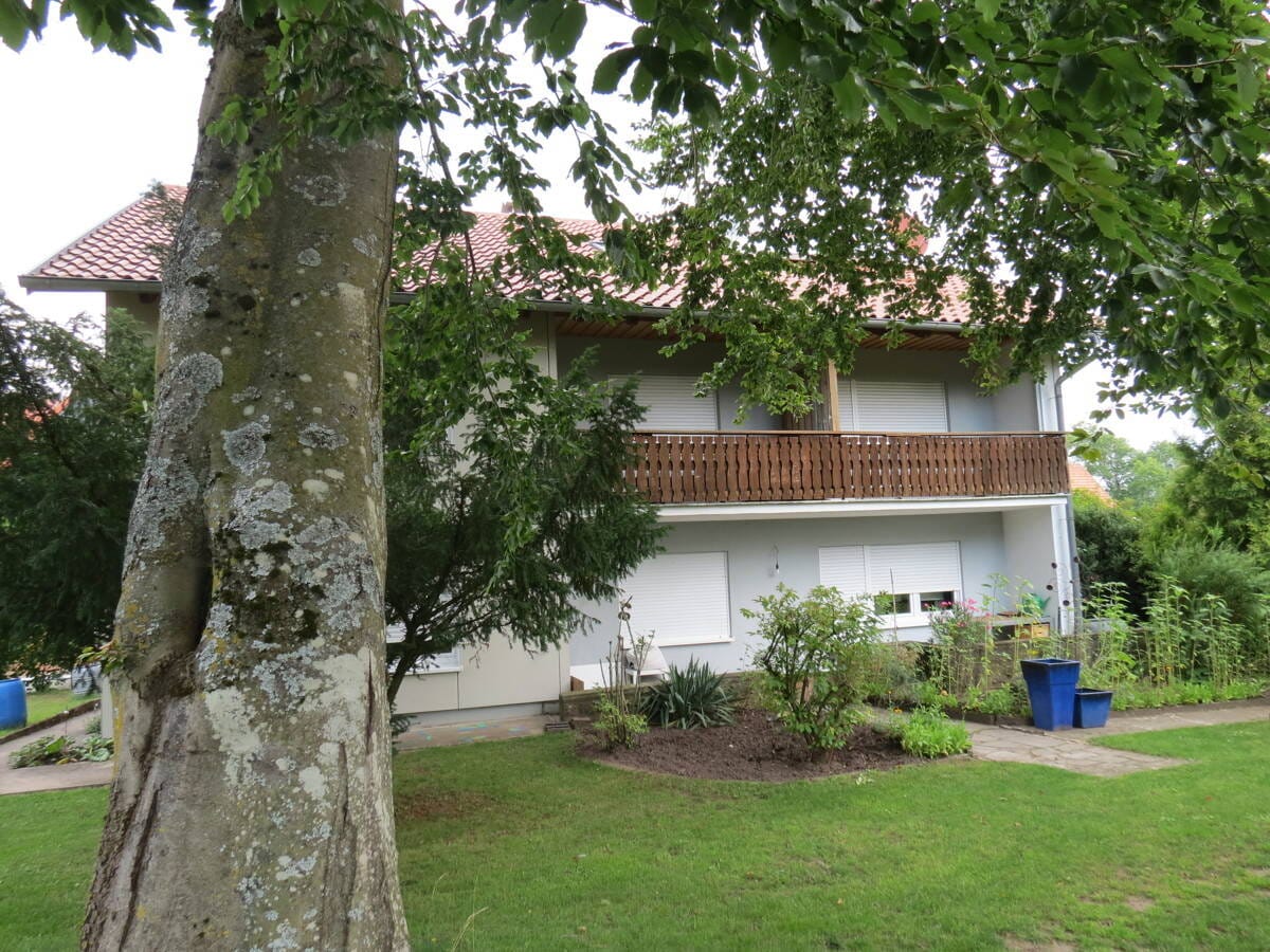 Immobilie in Frankenhardt - Mehrfamilienhaus 3 WE mit  Ackerland, Scheune umbaubar zu Wohnraum 4 Wohnungen , 4 Garagen 2 Hallen - Bild 0