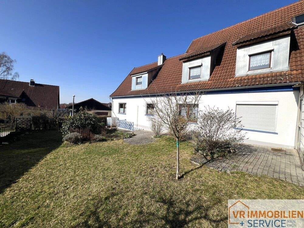 Immobilie in Bad Königshofen im Grabfeld - Kapitalanlage & Eigenheim clever kombiniert! - EFH mit ELW in zentraler Lage von 97631 Bad Königshofen - Bild 2