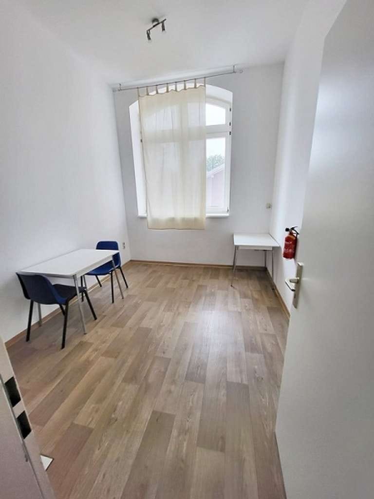 Immobilie in Neumark - supergünstige 2-Raum-Wohnung im Zentrum Neumarks  - Bild 0