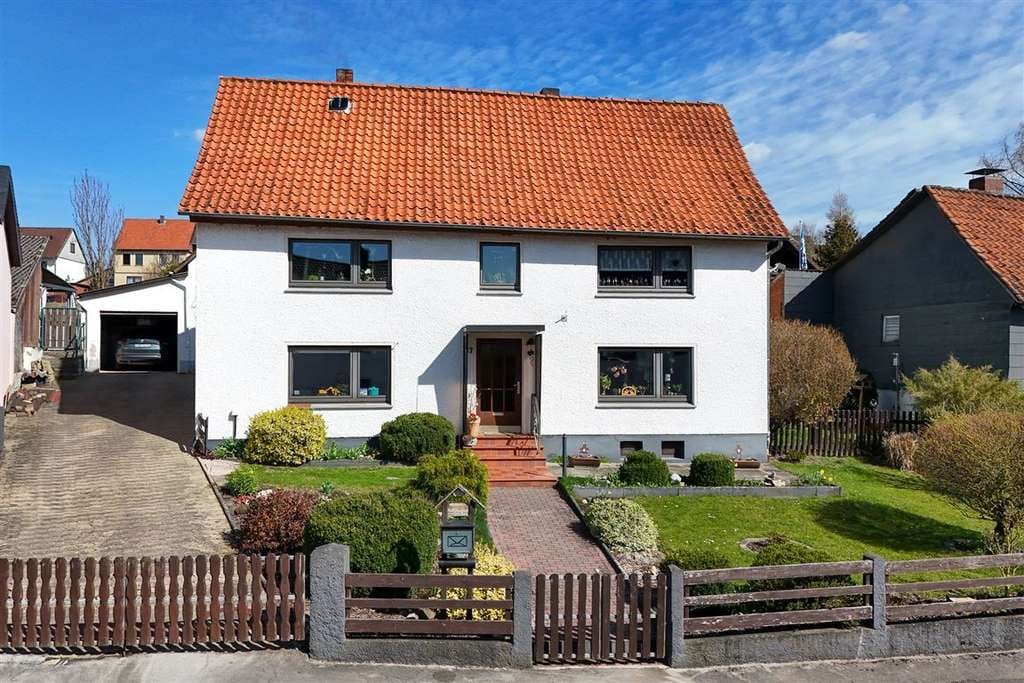 Immobilie in Kalefeld - Ihr neues Zuhause: Großzügiges Einfamilienhaus mit idyllischem Gartenparadies - Bild 2