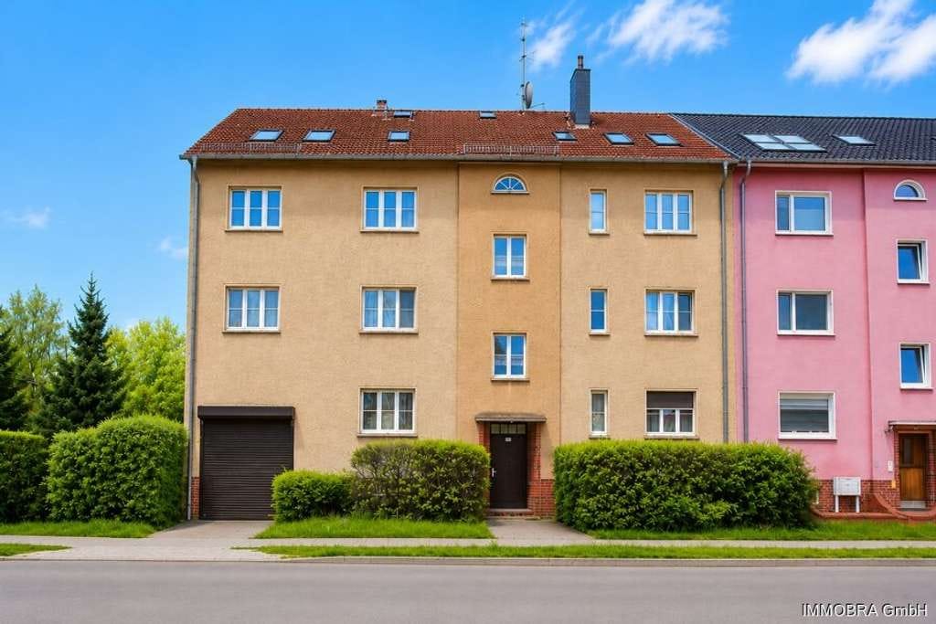 Immobilie in Brandenburg an der Havel - Gepflegtes Mehrfamilienhaus mit 7 Wohneinheiten, Garagen und zusätzlichem Baugrundstück - Bild 3