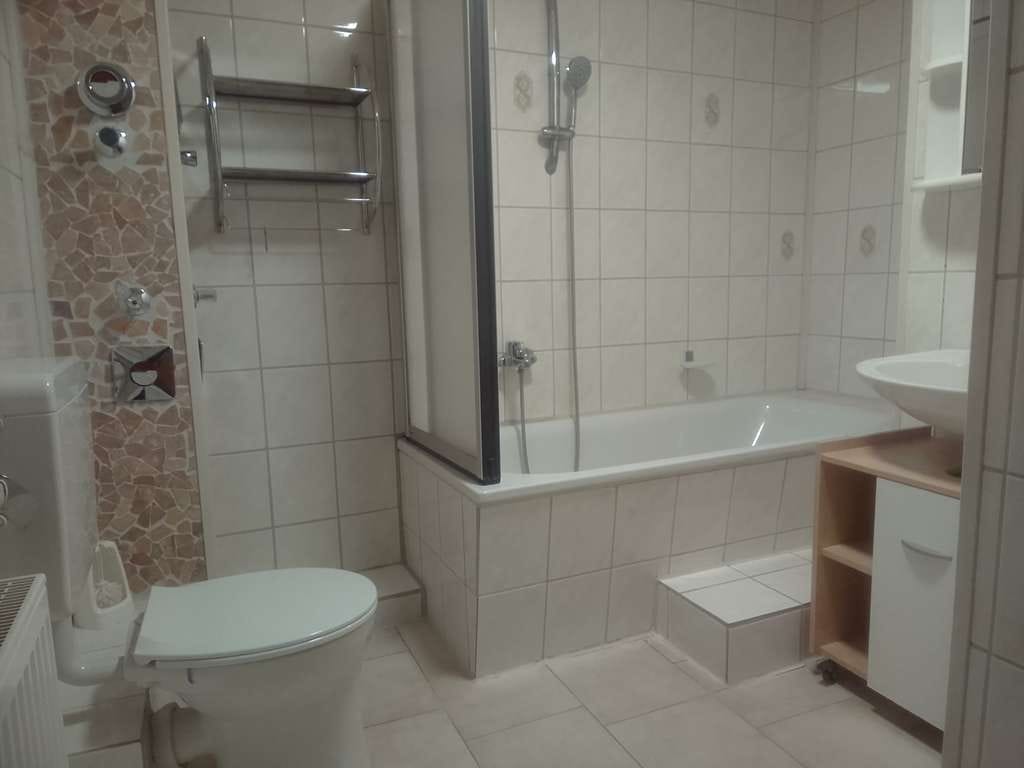 Immobilie in Hessisch Lichtenau - Stilvolles Wohnhaus mit drei Einheiten und Wintergarten in Hessisch Lichtenau-Hopfelde
 - Bild 2