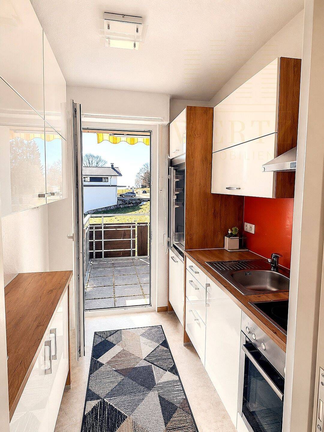 Immobilie in Höchenschwand - Gepflegte Wohnung mit 99 m² Wohnfläche, Wintergarten und drei Balkonen - Bild 3