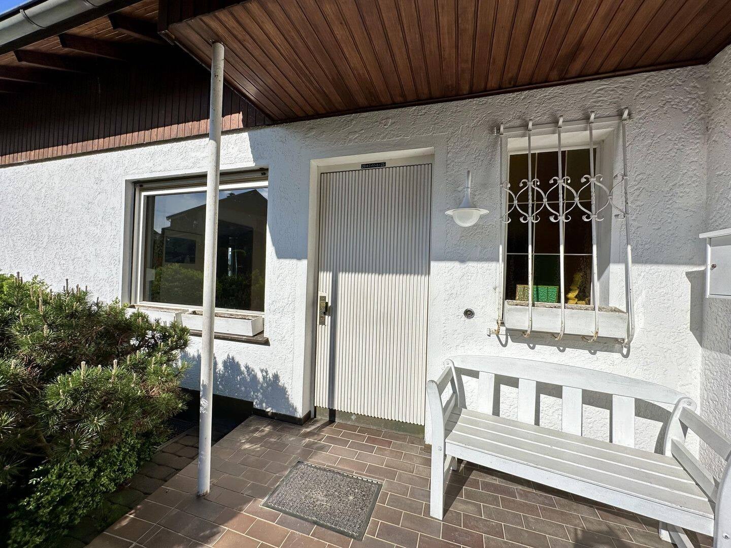Immobilie in Kirchhundem - Neuer Preis: Charmantes Einfamilienhaus mit Einliegerwohnung in idyllischer Lage - Bild 1
