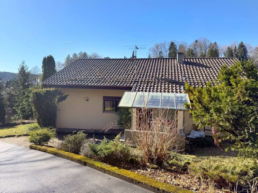 Immobilie in Lorch - Architektenhaus mit Galerie und Einliegerwohnung: Wohnen im Grünen (Lorch-Götzental) - Bild 1