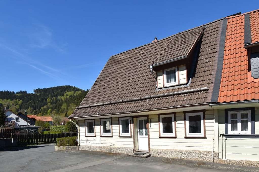 Immobilie in Langelsheim - Handwerker aufgepasst: Charmantes Einfamilienhaus in Langelsheim-Lautenthal... - Bild 0