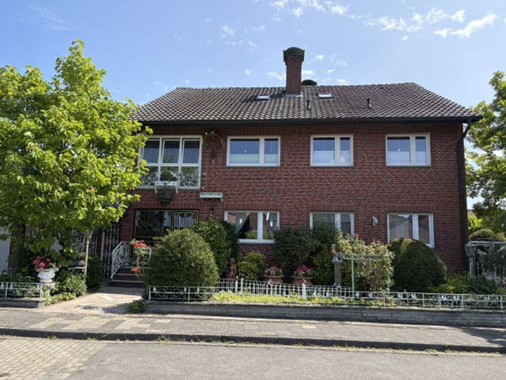 Immobilie in Everswinkel - Großzügiges Zweifamilienhaus mit 2 Garagen, 629 m² Grundstück in bevorzugter Wohnlage.. - Bild 1