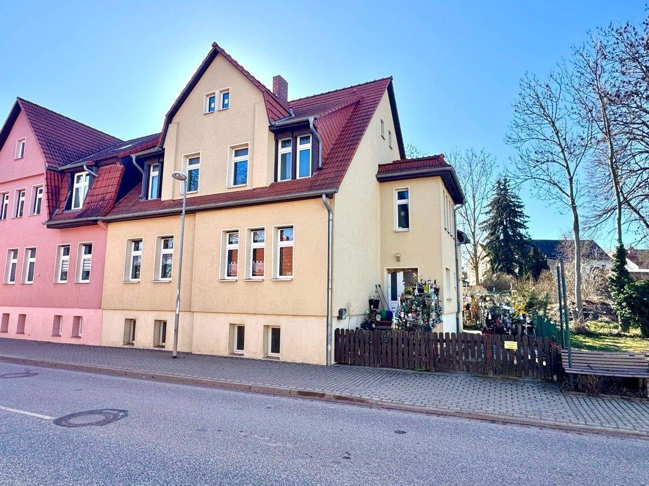 Immobilie in Ballenstedt - Innenstadtlage mit Grundstück --> Doppelhaushälfte mit Ausbaupotential - Bild 0