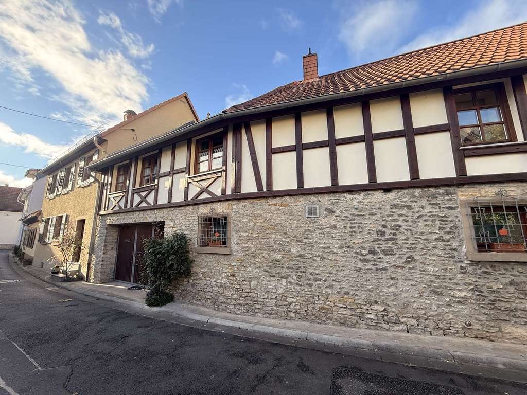 Immobilie in Gau-Algesheim - Zweifamilienhaus im Ortskern von Gau-Algesheim - Bild 0