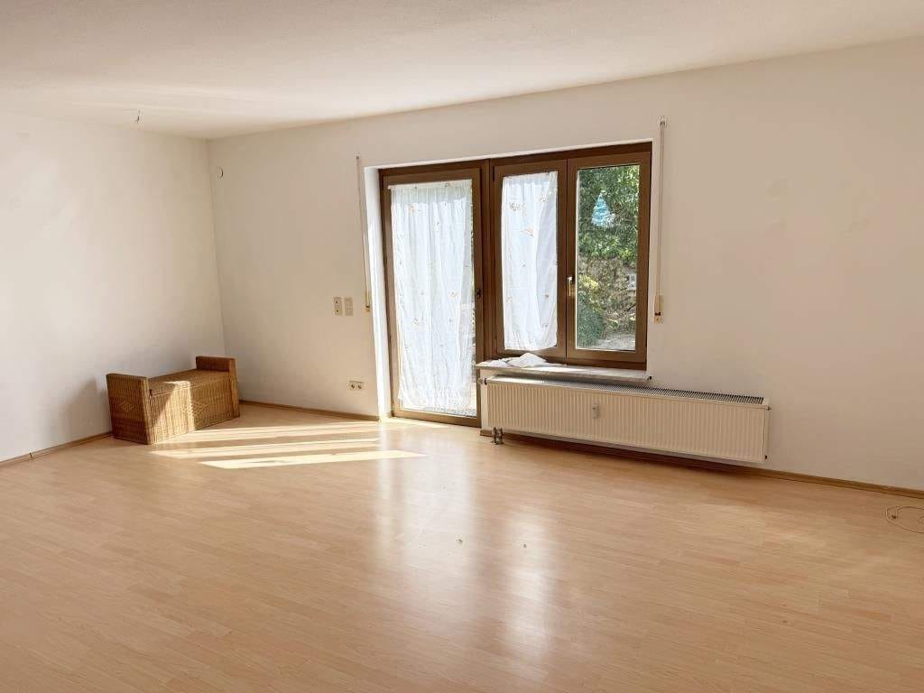 Immobilie in Schwenningen - Schönes 3-Familienhaus in Schwenningen/Heuberg - Bild 1