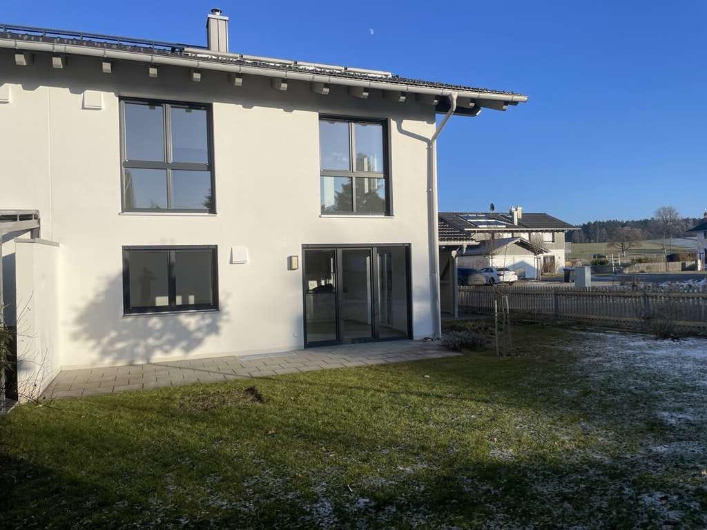Immobilie in Iffeldorf - Familienfreundliche, neuwertige Doppelhaushälfte in Iffeldorf - Bild 1