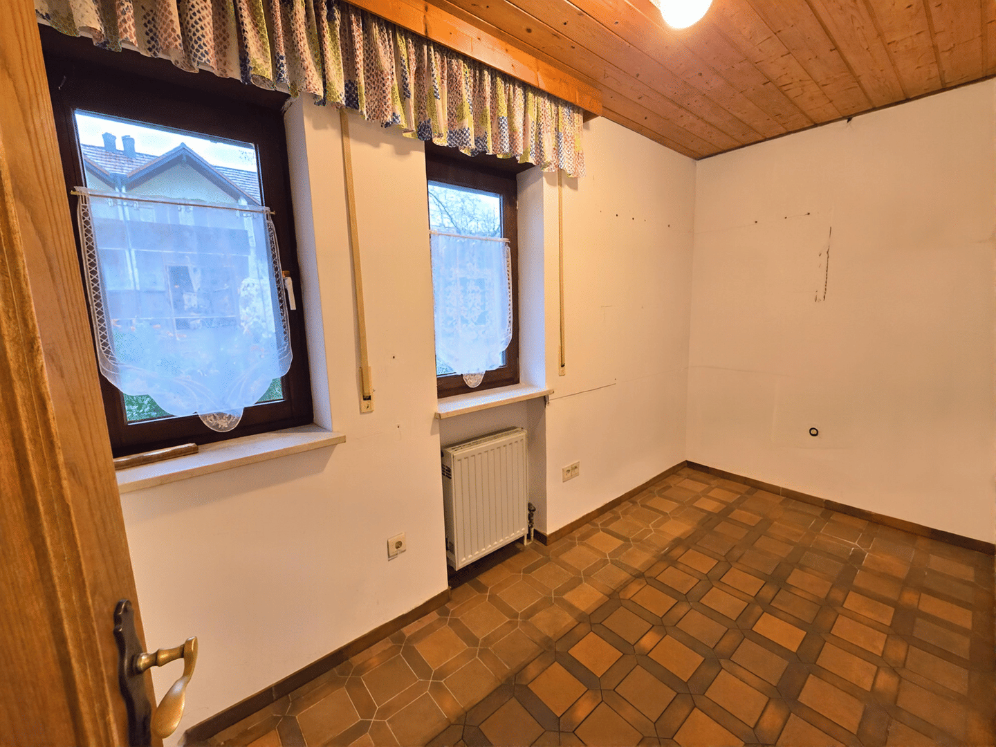 Immobilie in Eggolsheim - Geräumiges Einfamilienhaus mit 2000 m² Grundstück in Eggolsheim - Bild 2