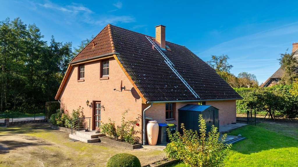 Immobilie in Altenkrempe - Raus auf´s Land! Einfamilienhaus mit Weitblick über Felder und Wiesen in Stolpe - Bild 2