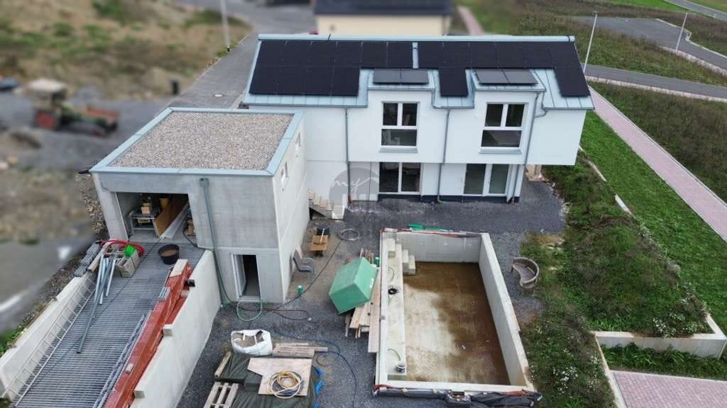 Immobilie in Neubrunn - EXKLUSIVER WOHNTRAUM MIT POOL - Bild 2