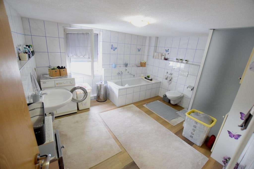 Immobilie in Gailingen am Hochrhein - Größeres, teilw. saniertes und renoviertes Gebäudeensemble m. ca. 355 m² Wohn-/Nutzfläche im Zentrum - Bild 3