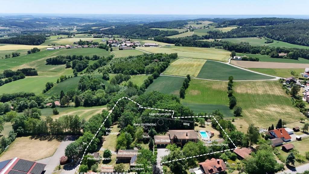 Immobilie in Rattiszell - Repräsentatives Luxusanwesen auf über 10.000 m² mit Panoramablick, Pool, Teich & Privatsphäre - Bild 2