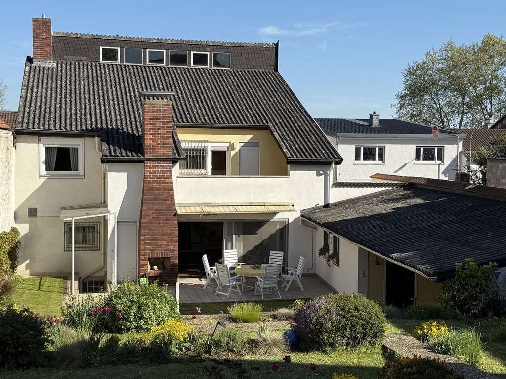 Immobilie in Nidderau - Viel Platz für die große Familie - Raumwunder mit tollem Außenbereich - Bild 1