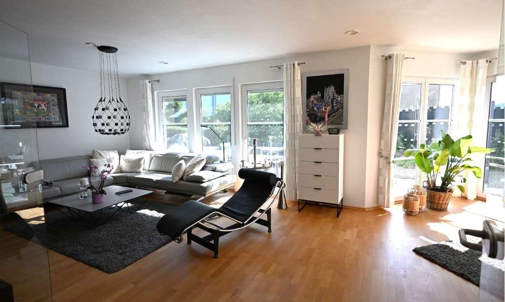 Immobilie in Aglasterhausen - Modernes freistehendes Einfamilienhaus mit Garten in gefragter Wohnlage - Niedrigenergiehaus! - Bild 2