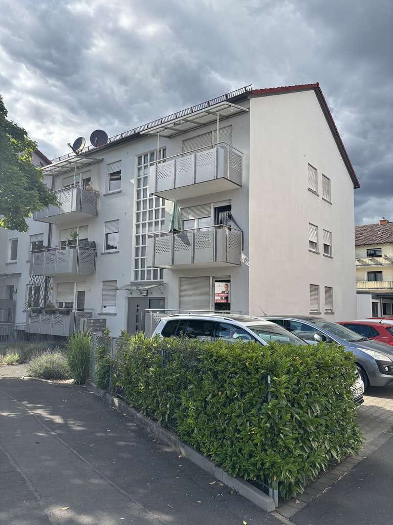 Immobilie in Aschaffenburg - Attraktive Investitionschance: 2-Zimmer-Wohnung mit Balkon nahe Hauptbahnhof - Bild 0