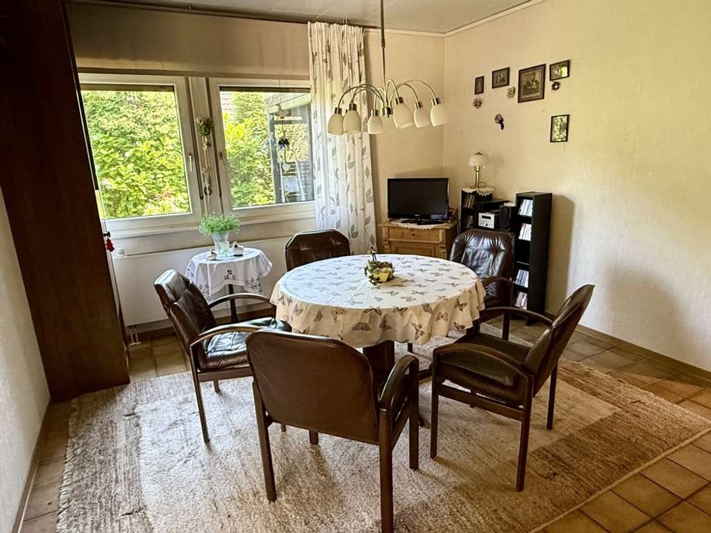 Immobilie in Coesfeld - Bungalow in ruhiger Sackgassenlage mit großem Westgrundstück, Keller und Garage - Bild 3