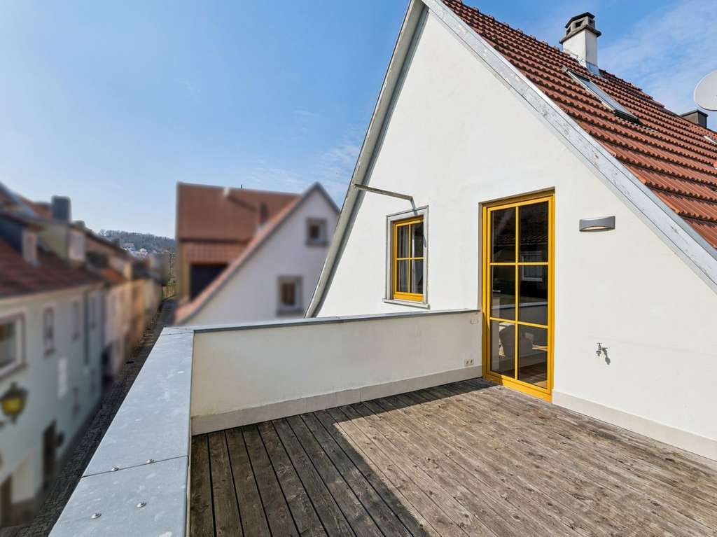 Immobilie in Ochsenfurt - Charmantes denkmalgeschütztes Einfamilienhaus im Herzen von Ochsenfurt - Bild 1