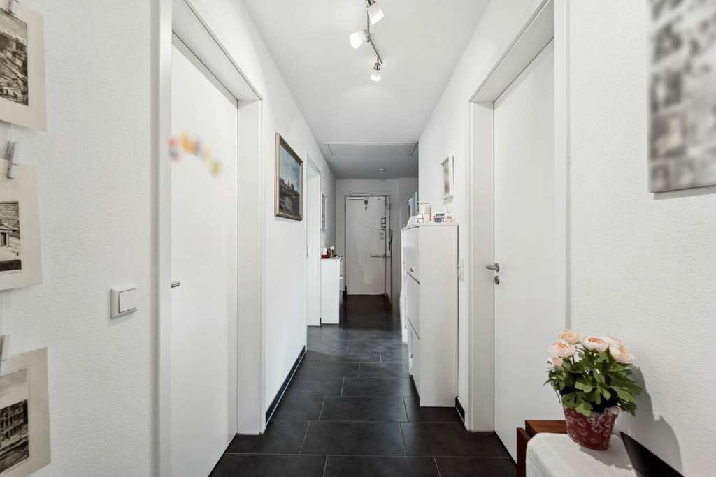 Immobilie in Neuching - Moderne 4-Zi.-DG-Whg. mit barrierefreiem Zugang, Balkon und hochwertiger Ausstattung - Bild 1
