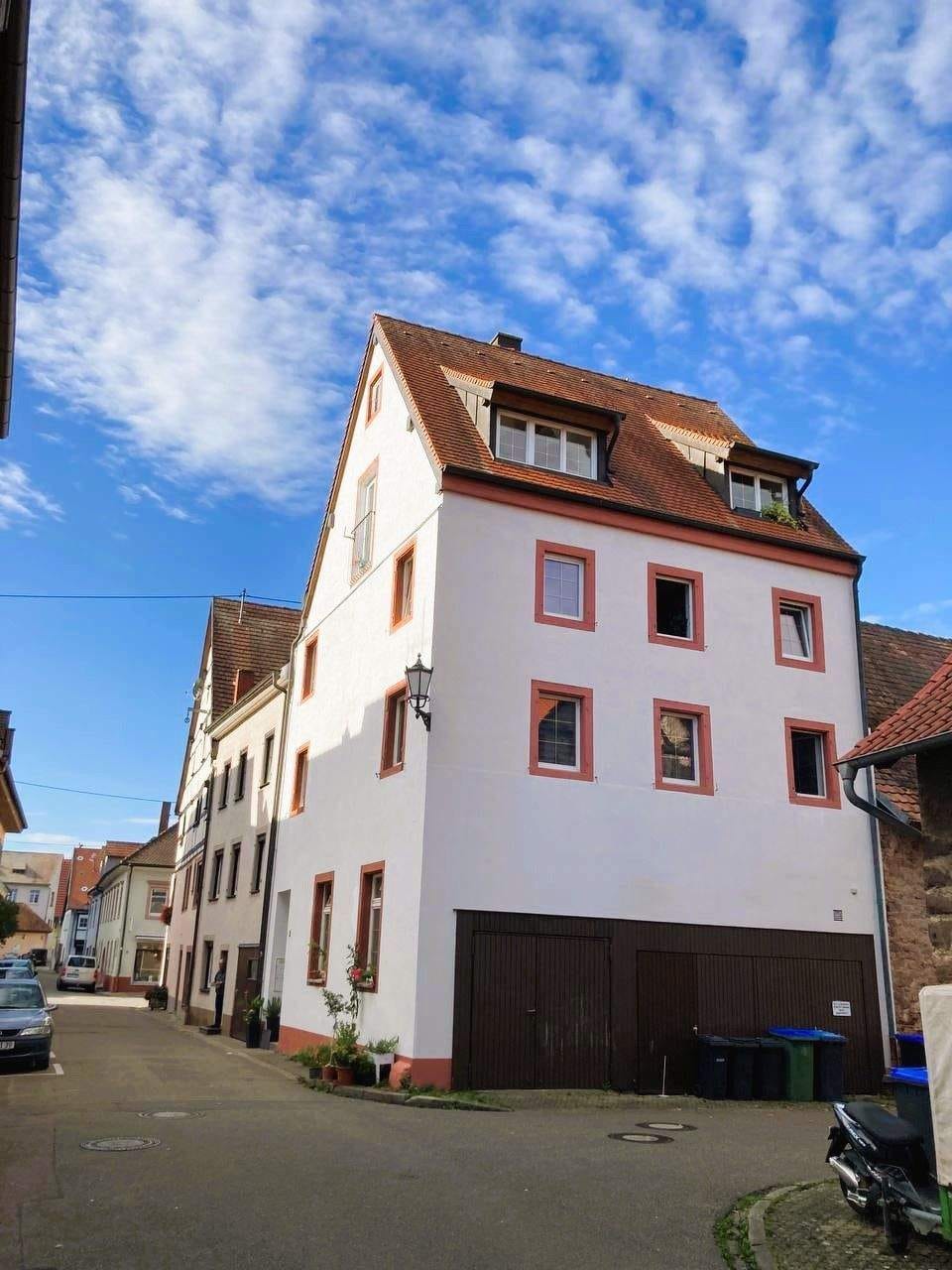 Immobilie in Kenzingen - Mehrfamilienhaus in zentraler Lage von Kenzingen - Kapitalanlage mit stabiler Vermietung - Bild 1