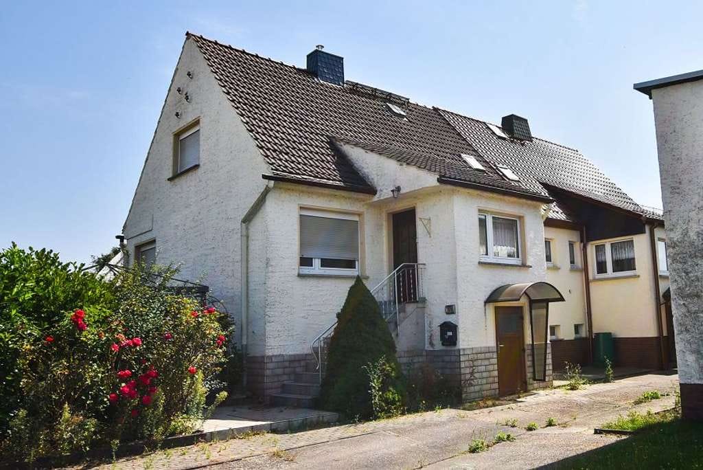 Immobilie in Aschersleben - Charmante Doppelhaushälfte mit Garage... - Bild 0