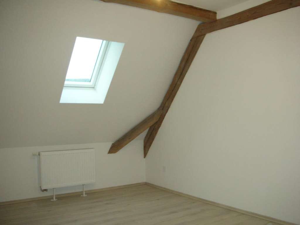 Immobilie in Aurachtal - Vier-Zimmer-Wohnung im Dachgeschoss, Gartenanteil und Kfz-Stellplatz in Aurachtal-Münchaurach  - Bild 4