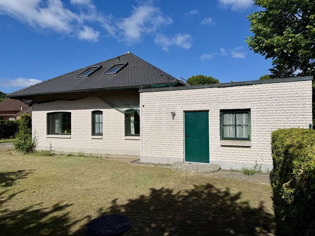 Immobilie in Neu Poserin - wertiges, geräumiges und exklusives Einfamilienhaus im Bungalowstil zw. Goldberg und Plau am See - Bild 2