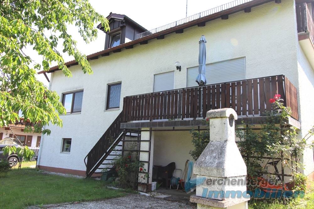 Immobilie in Roßbach - *** Gepflegtes Zweifamilienhaus mit Garten in  Roßbach*** - Bild 2
