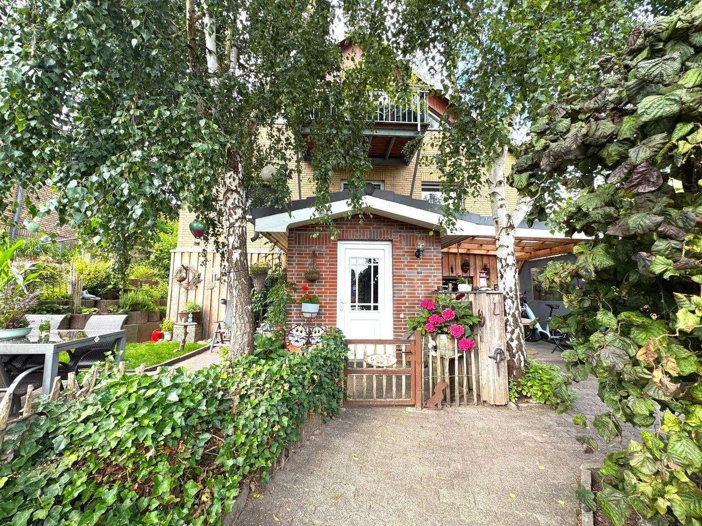 Immobilie in Rohlstorf - Zweifamilienhaus im Grünen :) - Bild 0