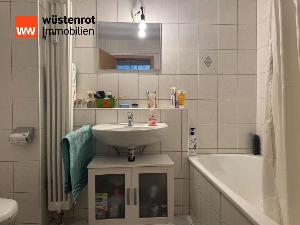 Immobilie in Empfingen - Einziehen oder investieren – 2-Zimmer-Wohnung mit Balkon und Tiefgaragenstellplatz - Bild 3