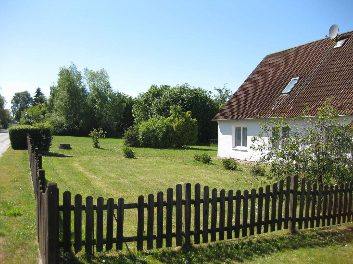 Immobilie in Altenpleen - Ländliches Anwesen mit EFH / Stallteil, Garage, Natur-Teich, Ackerfläche, Kleintierhaltung möglich - Bild 3