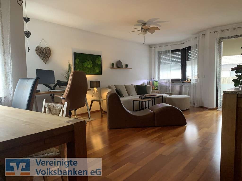 Immobilie in Renningen - Gemütliche 3-Zimmer Etagenwohnung mit schönem Balkon und Einzelgarage in Renningen! - Bild 0