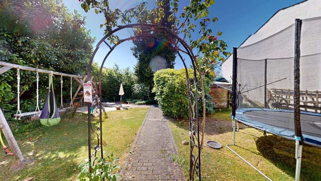 Immobilie in Lingenfeld - Wohnen & Vermieten unter einem Dach - Großzügiges 2-Familien-Haus in Lingenfeld - Bild 3