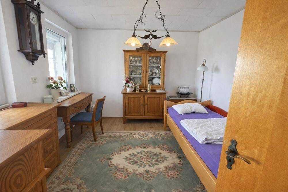Immobilie in Varel - Umfangreich saniertes Zweifamilienhaus als Kapitalanlage in guter Wohnlage von Varel! - Bild 3