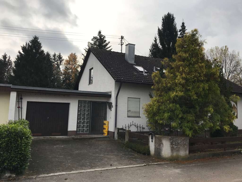 Immobilie in Gessertshausen - 2.011 m² Grundstück in Margertshausen – Einfamilienhaus mit Entwicklungspotenzial - Bild 0