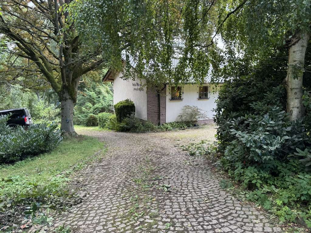 Immobilie in Bad Karlshafen - Provisionsfrei für den Käufer: 5 - Zimmer – Einfamilienhaus in Alleinlage in Bad Karlshafen - Bild 2