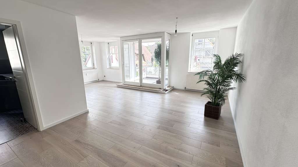 Immobilie in Löchgau - Bestnote !!! Energieeffizient, neuwertig und sofort beziehbar: Perfekter Grundriss in zentraler Lage - Bild 0