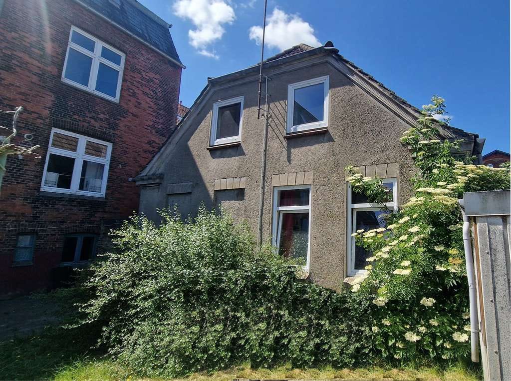 Immobilie in Husum - Sanierungsbedürftige DHH mit zwei Wohnungen - Bild 3