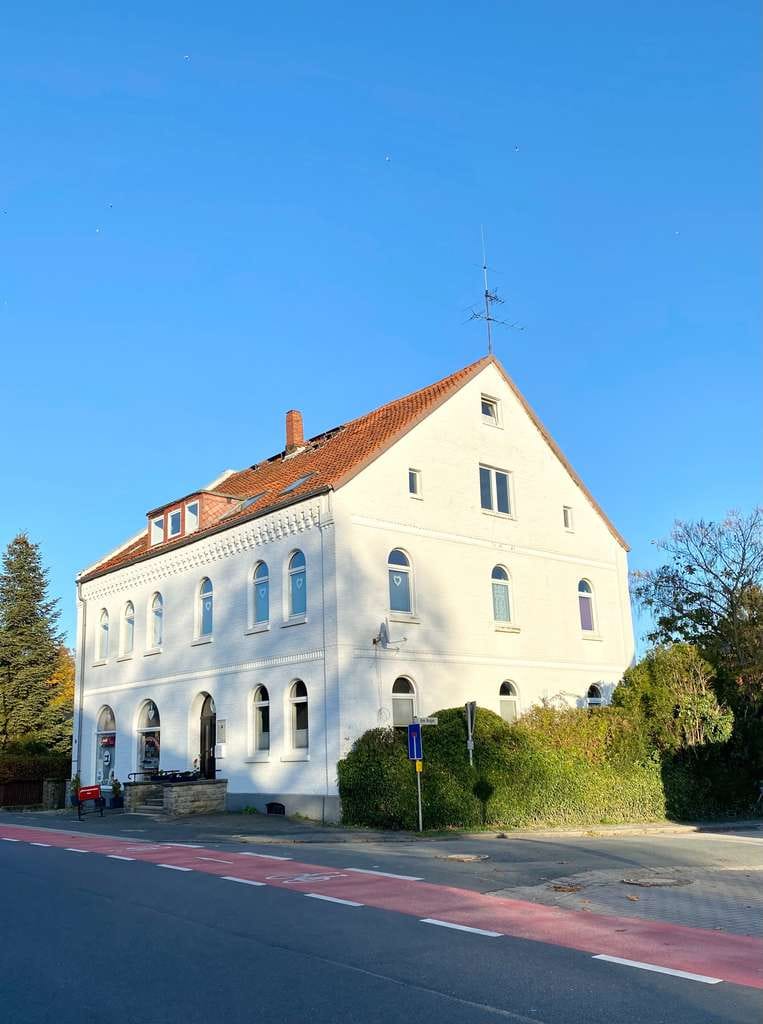 Immobilie in Pattensen - Investitionsmöglichkeit: 3-Zimmer-Wohnung inkl. Garage zu verkaufen! - Bild 1