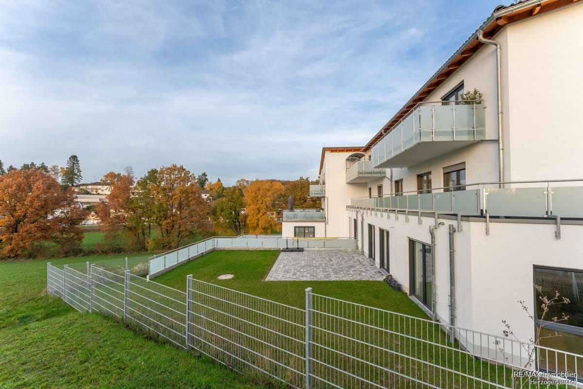 Immobilie in Aurachtal - Komfortables Wohnen im Alter!Barrierefreie 3-Zi.-Wohnung mit großer Dachterrasse - Bild 4