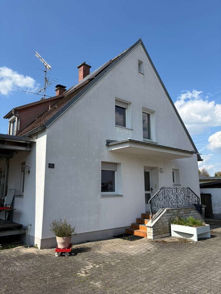 Immobilie in Egling an der Paar - Provisionsfrei: Freistehendes Einfamilienhaus mit Einliegerwohnung in Egling an der Paar - Bild 0