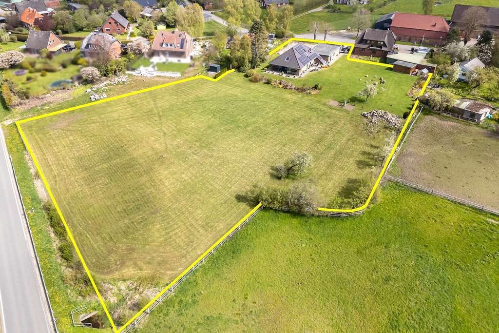Immobilie in Westensee - Hochwertiges Einfamilienhaus auf über 8.000 m² Grundstück mit Erdwärmepumpe, PV-Anlage und Weitblick - Bild 2