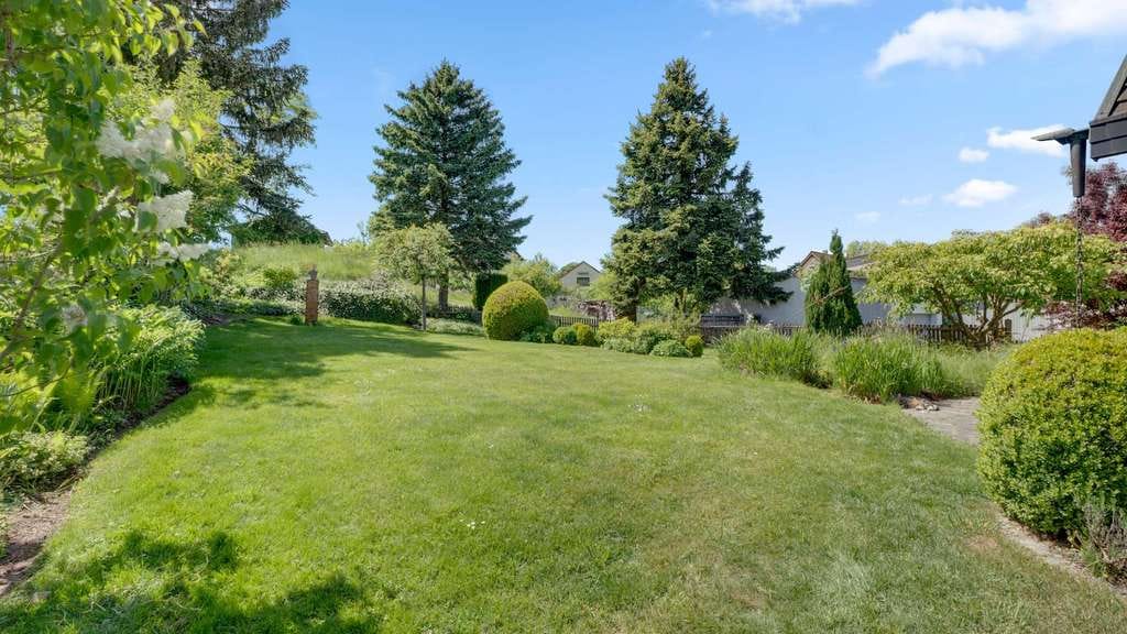 Immobilie in Schlüsselfeld - Einzigartiges Anwesen! Hochwertiges Wohnhaus mit Nebengebäuden und 9.625m² Grundstück - Bild 3