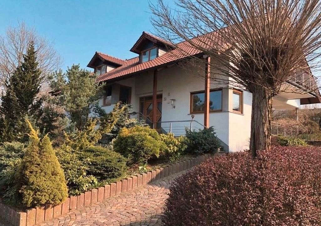 Immobilie in Neustadt (Wied) - Modernisiertes Zweifamilienhaus in Ruhiglage am Waldrand 446 m² Wohn-u.Nutzfläche Topaus - Bild 1