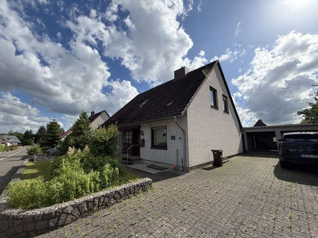 Immobilie in Owschlag - Bestens familiengerechtes Ein-, bzw. Zweifamilienhaus mit Doppelgarage und tollem Garten! - Bild 1